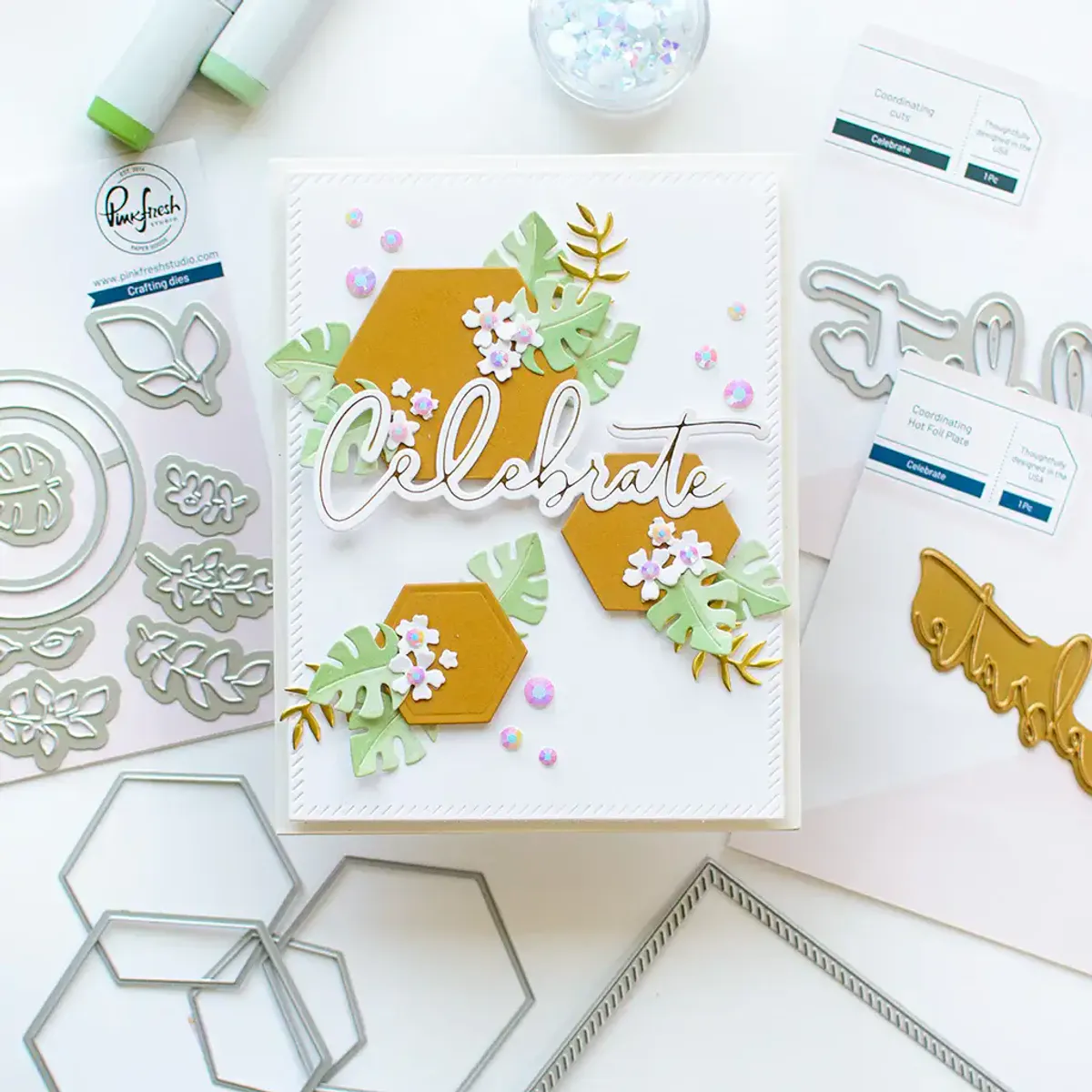 Pinkfresh Studio Garden Wreath die set