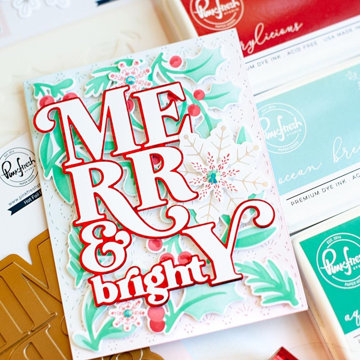 Pinkfresh Studio Festive Leaves stencils & die